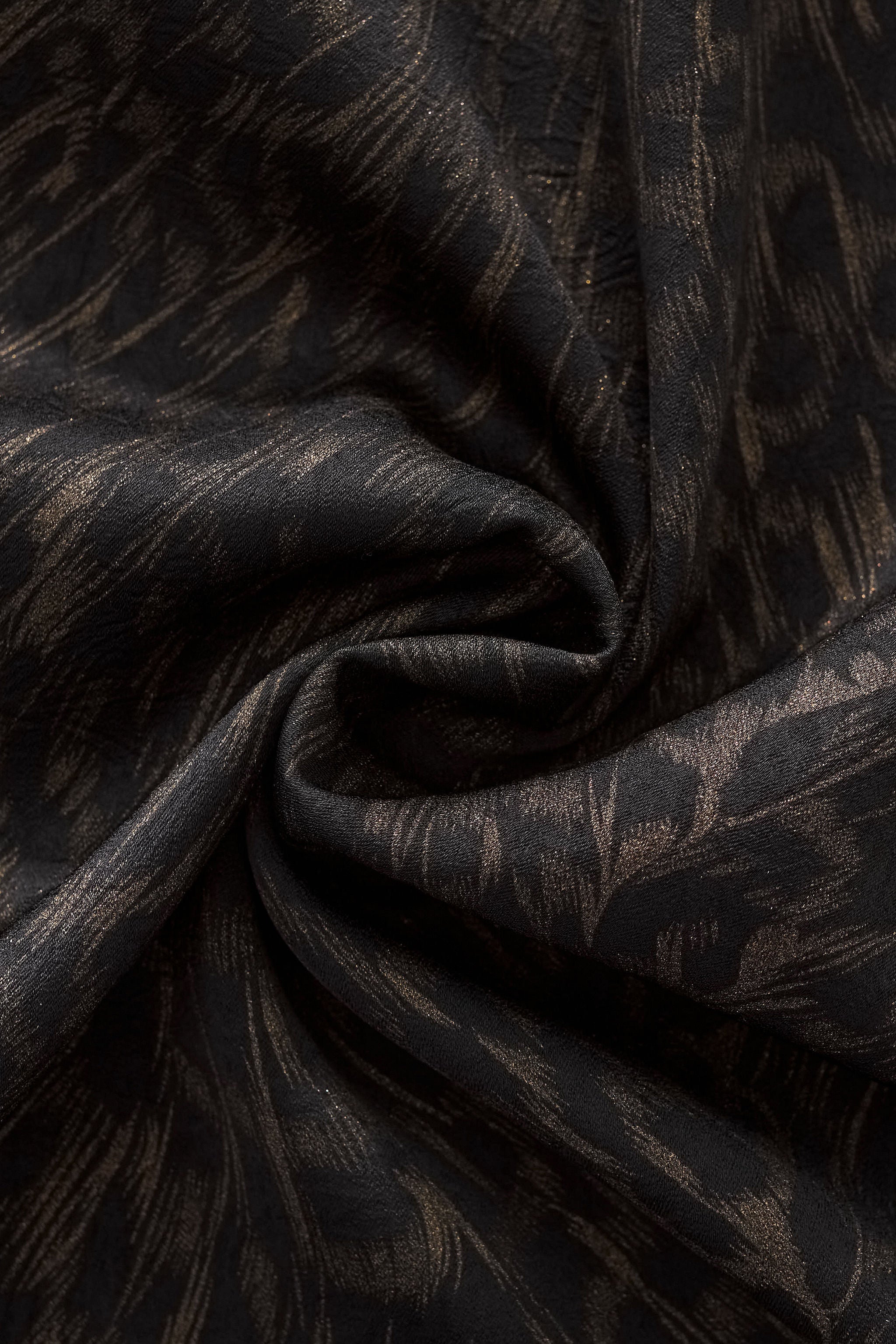 Noir Cheetah Stitchless LS Shirt BLACK