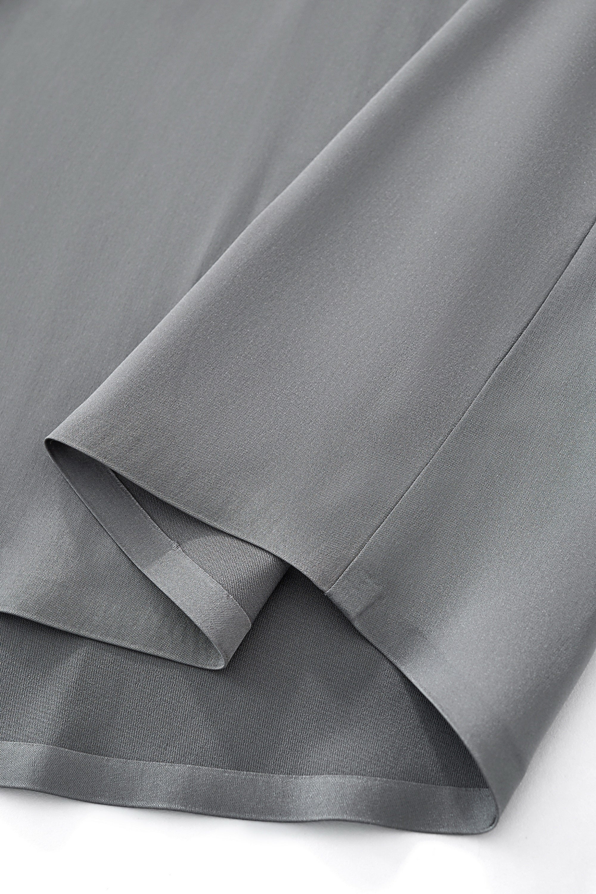 SIGNITURE SATIN STITCHLESS LS Shirt GREY