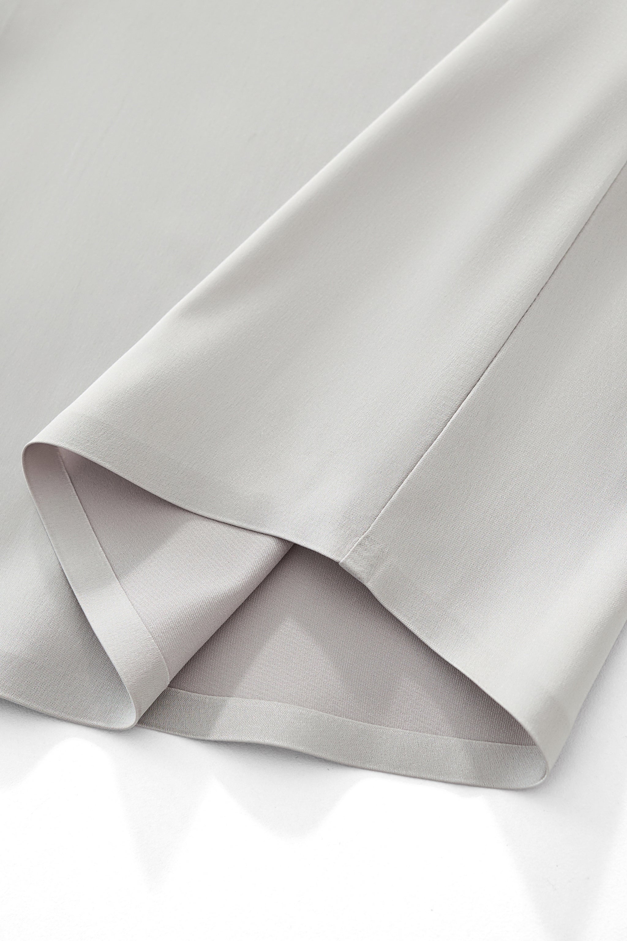 SIGNITURE SATIN STITCHLESS LS Shirt SILVER