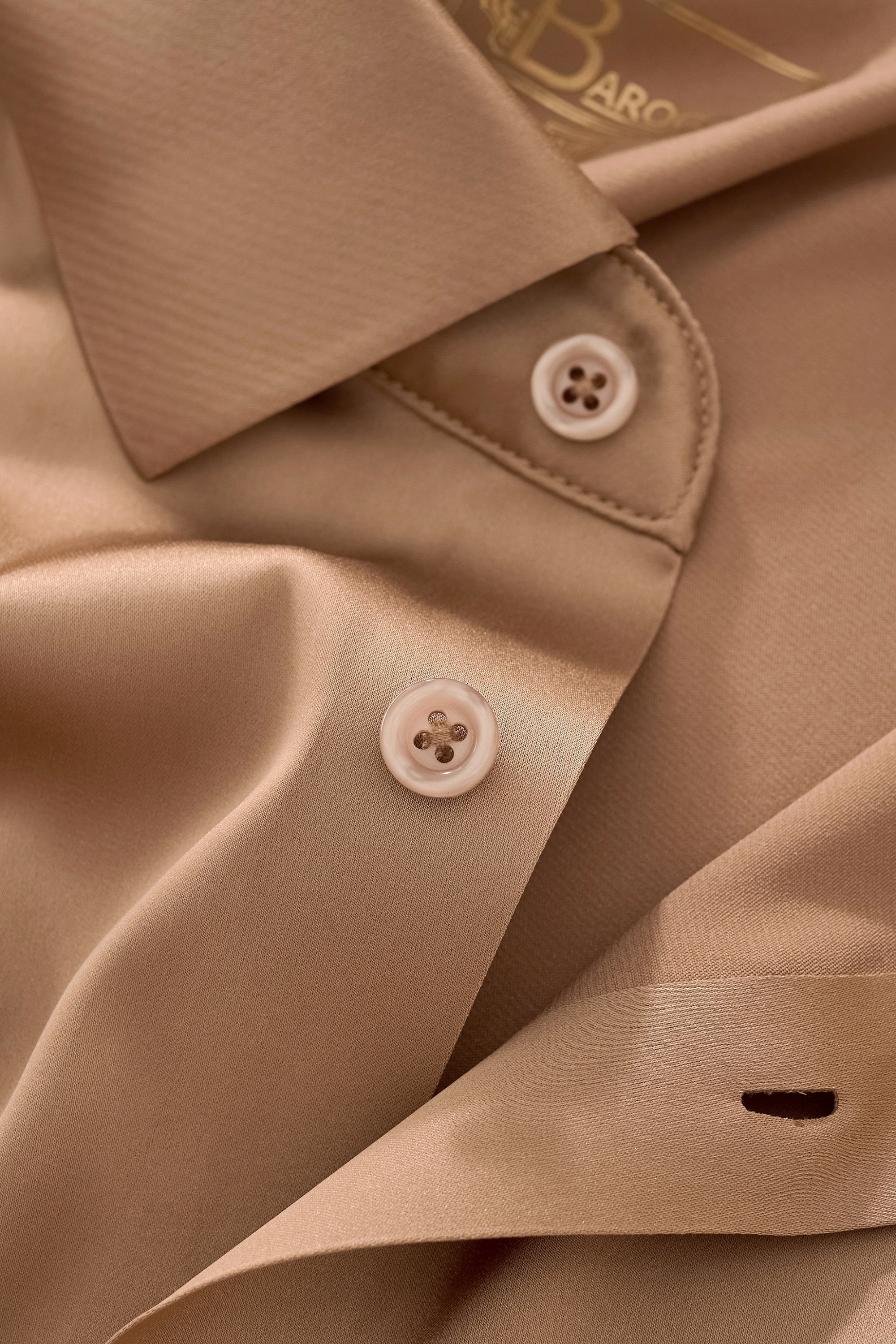 SIGNITURE SATIN STITCHLESS LS Shirt TAUPE