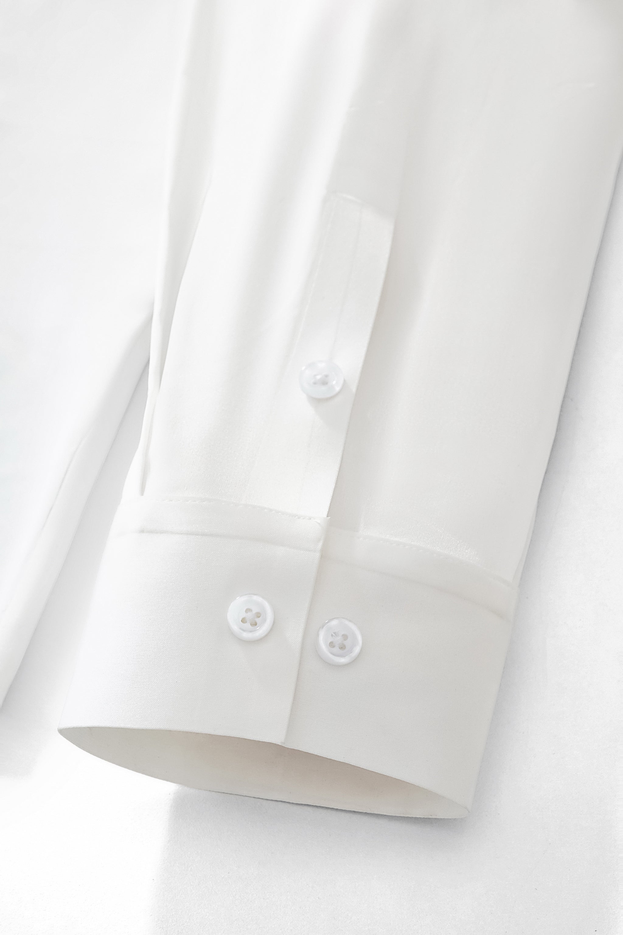 SIGNITURE SATIN STITCHLESS LS Shirt WHITE