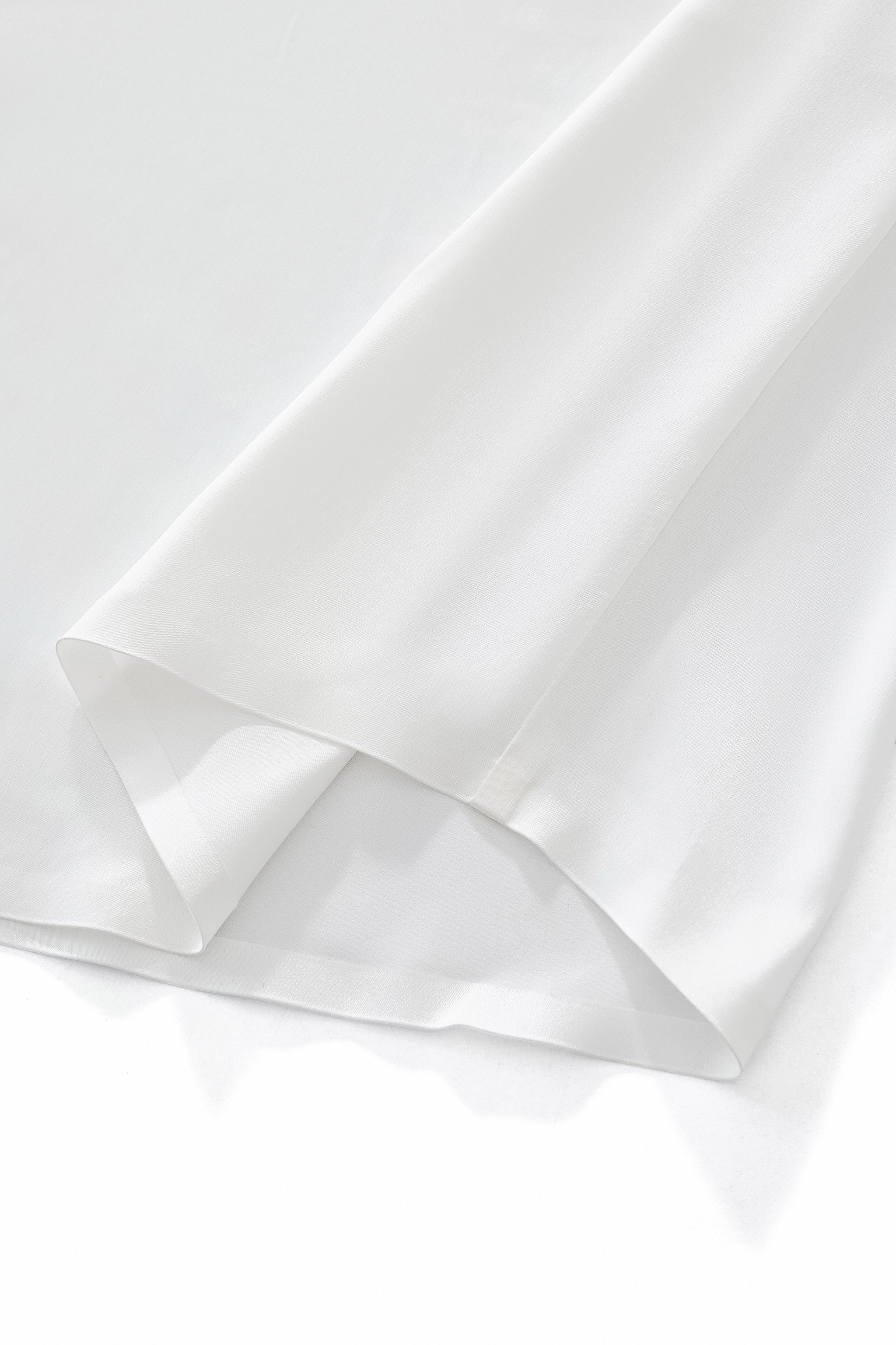 SIGNITURE SATIN STITCHLESS LS Shirt WHITE