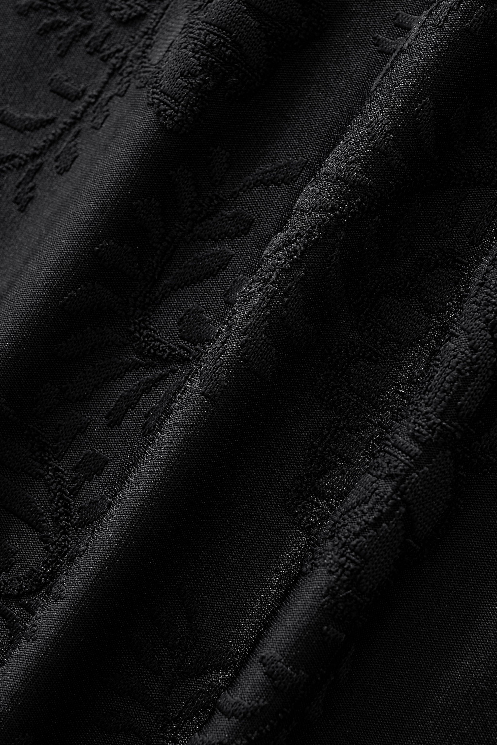 Embossed Paisley Tee – El Baron BLACK