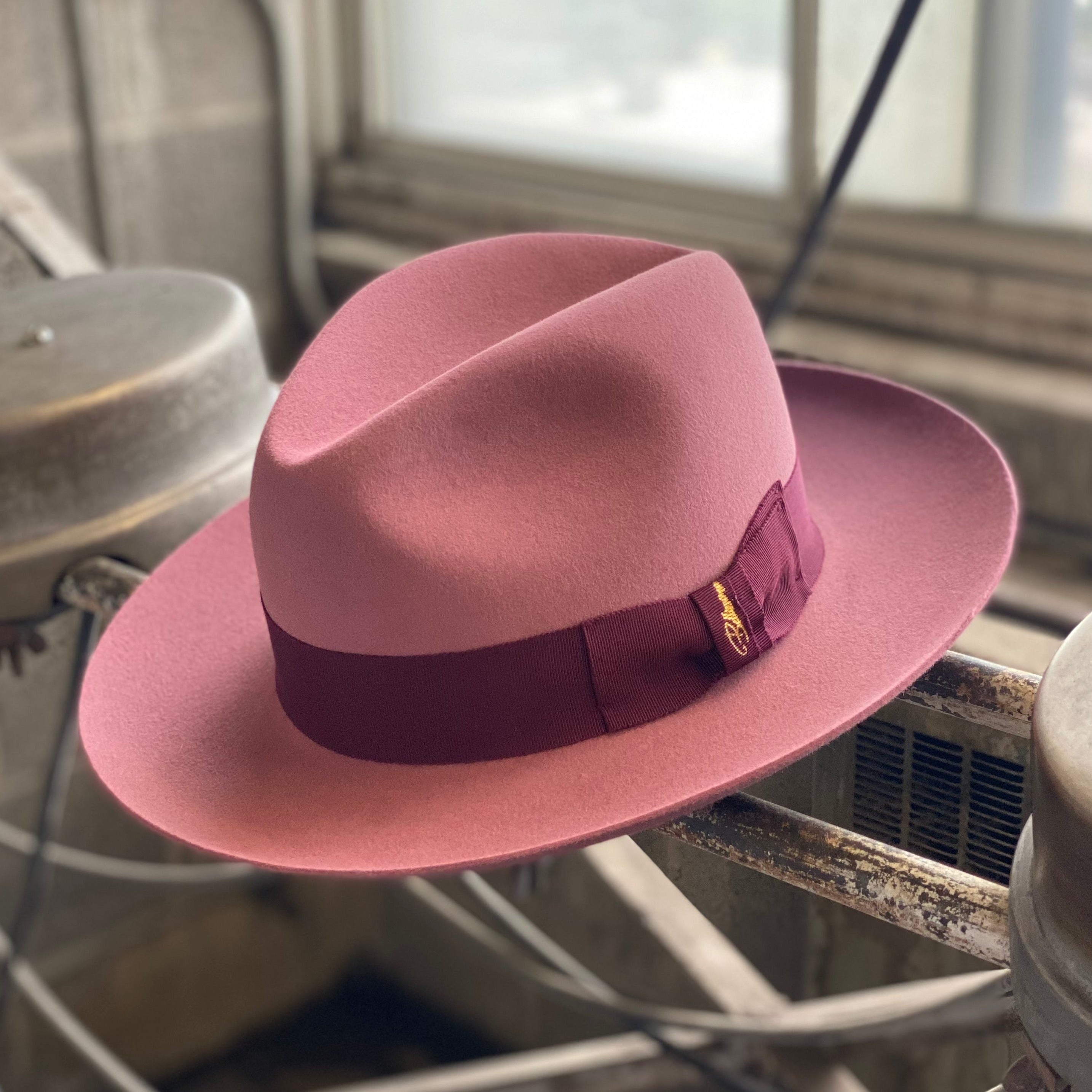 El Capo: Antique Rose Fedora - The Boss of Style!