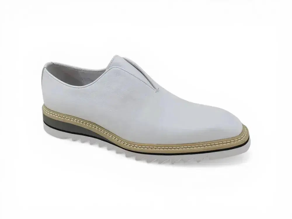 Laceless Loafer with Contrast color lightweight sole