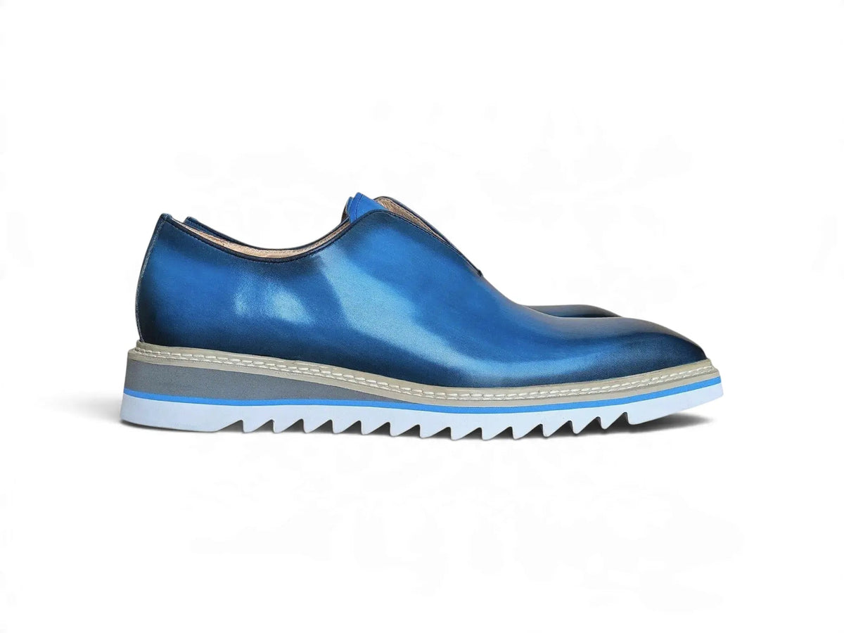 Laceless Loafer with Contrast color lightweight sole