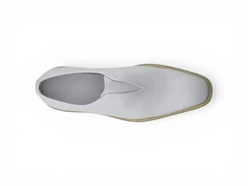 Laceless Loafer with Contrast color lightweight sole