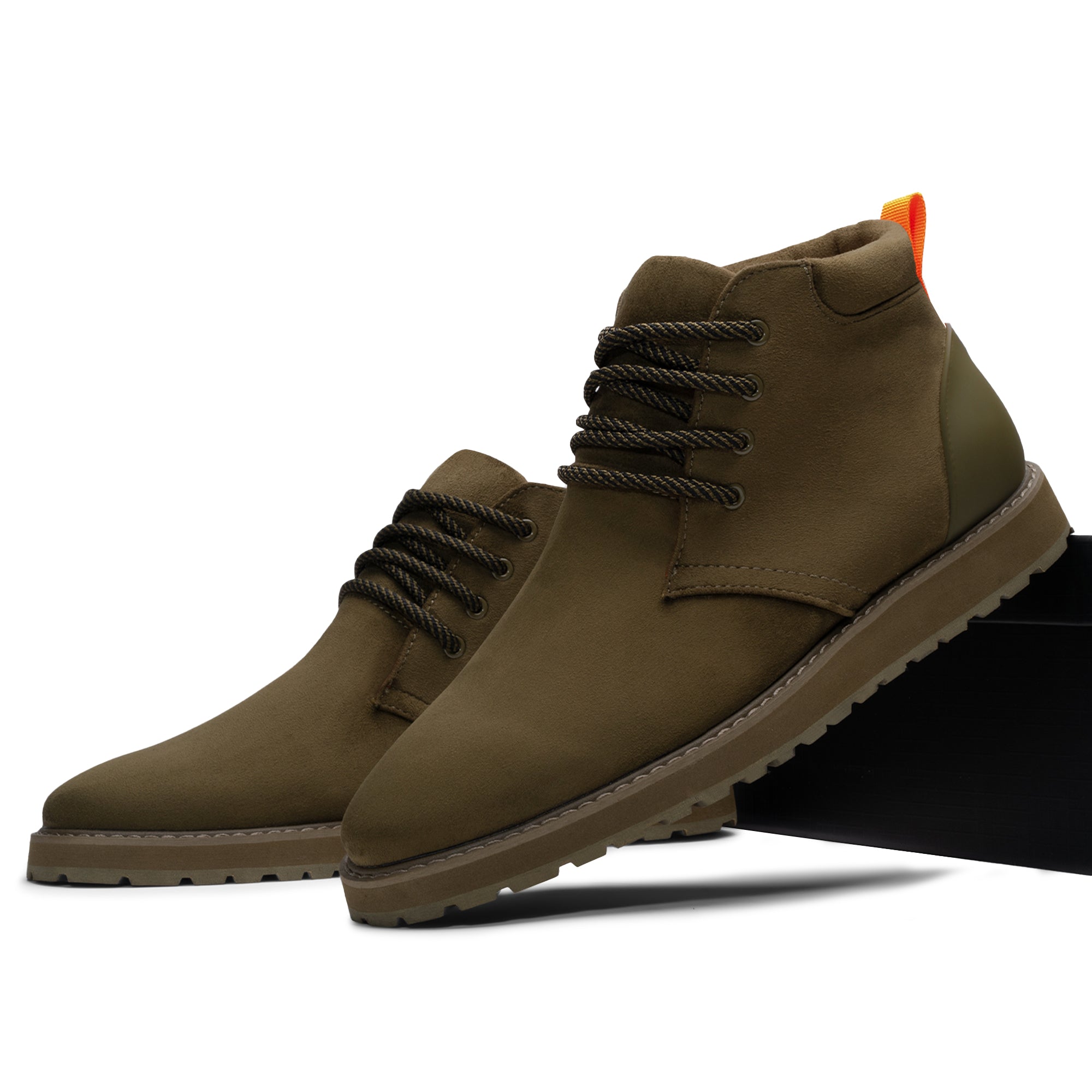 Tayno Maple Suede Dessert Chukka Sneaker Olive