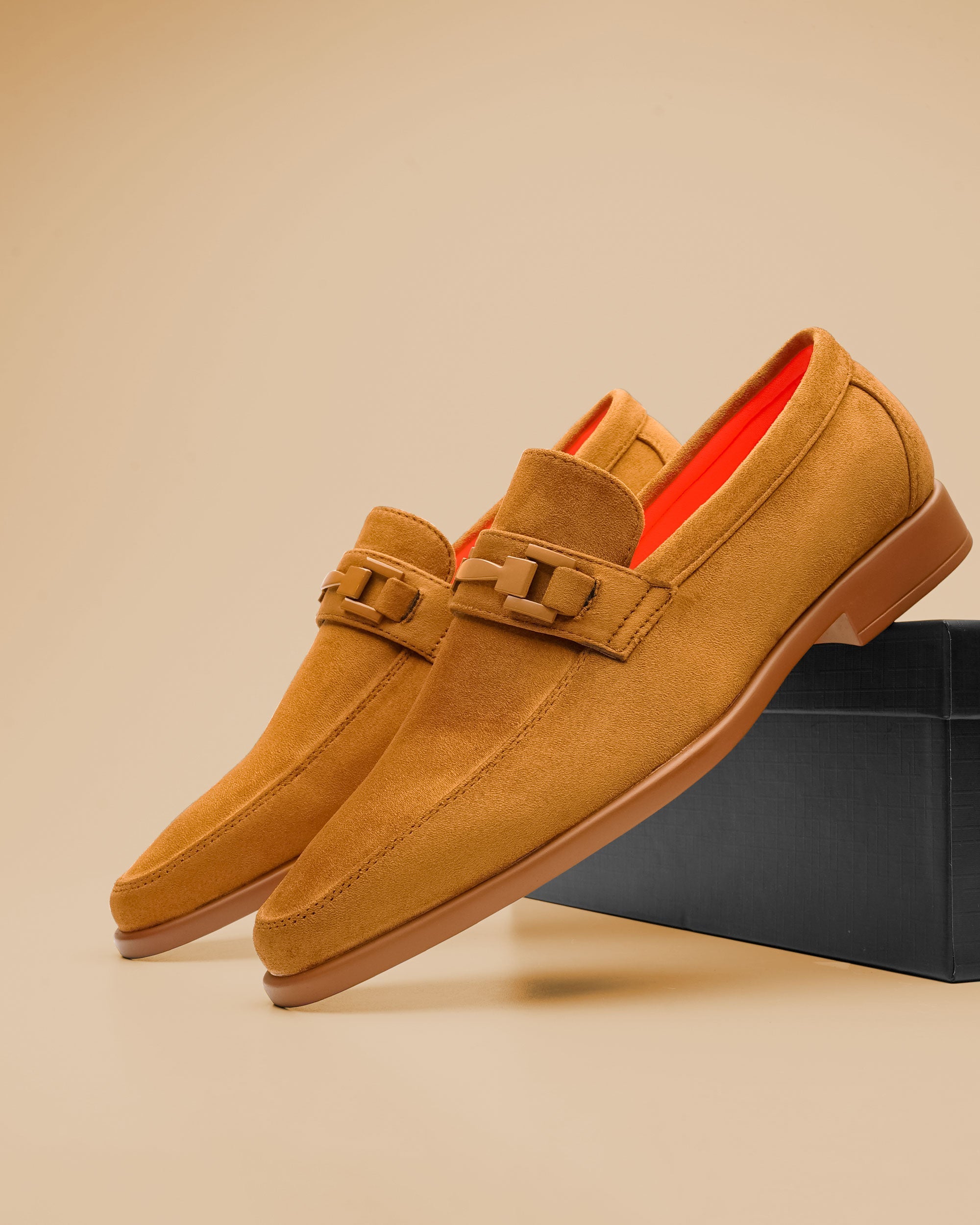 Tayno The Caprio Suede Loafer Camel