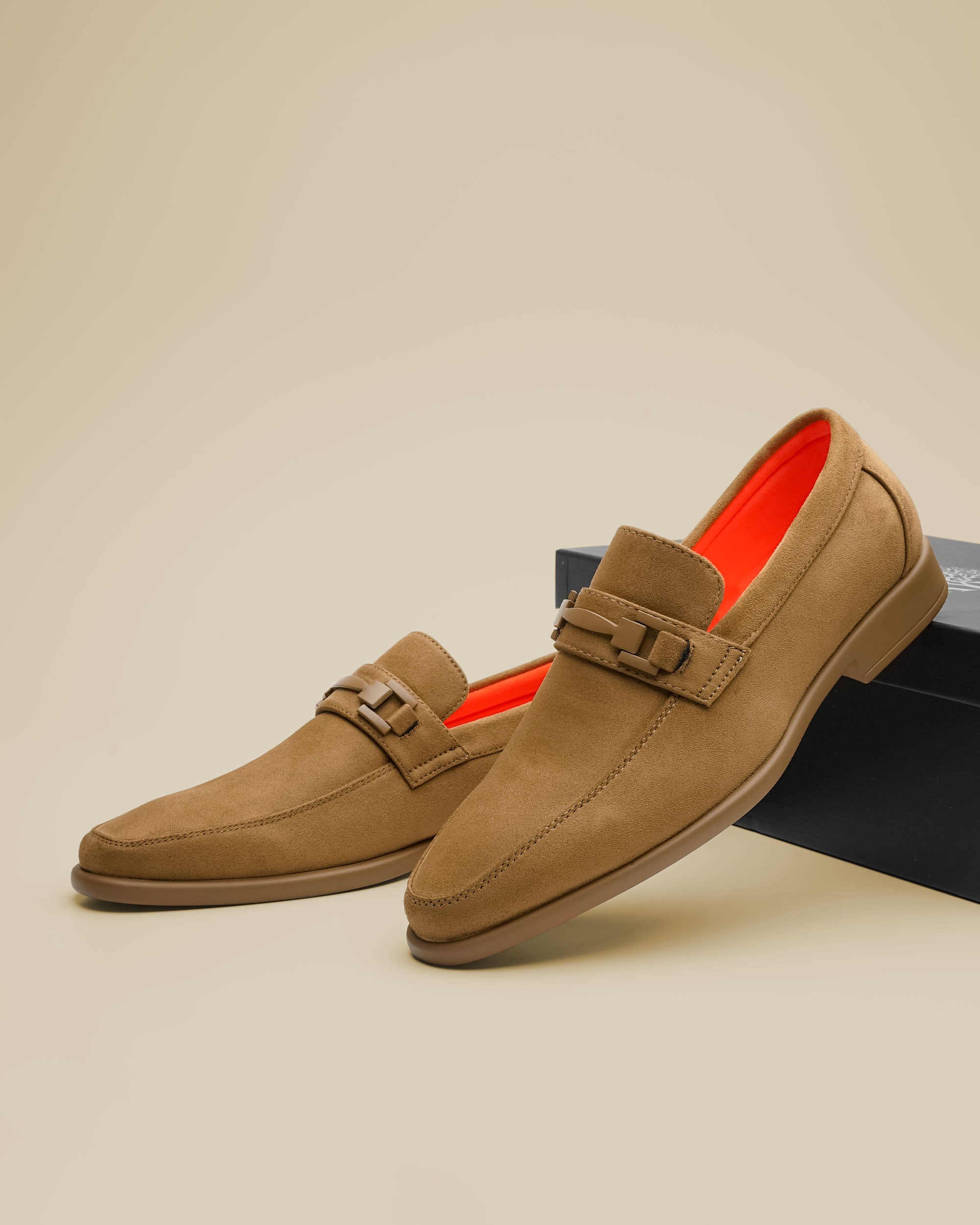 Tayno The Caprio Suede Loafer Sand