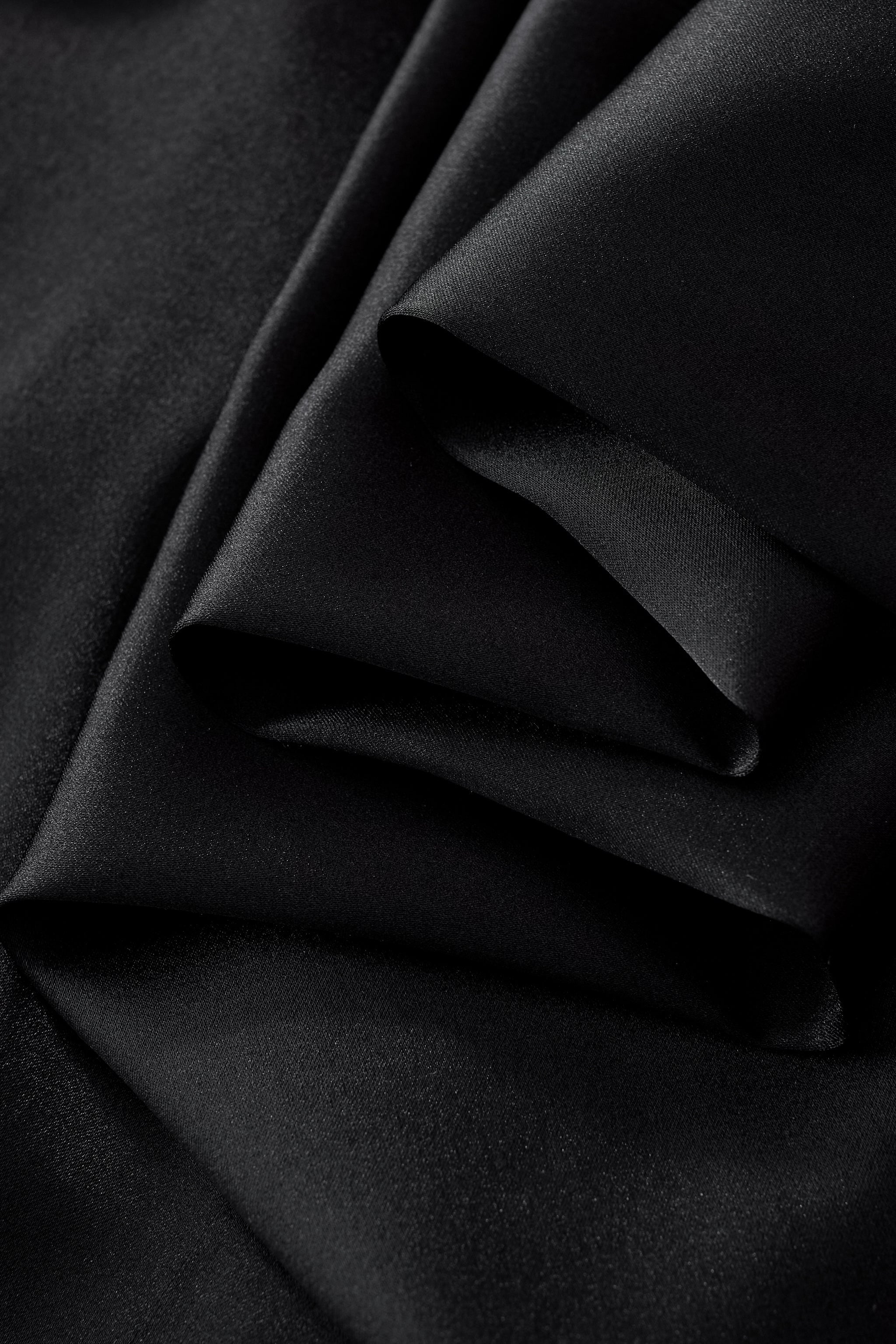 SIGNITURE SATIN STITCHLESS LS Shirt BLACK