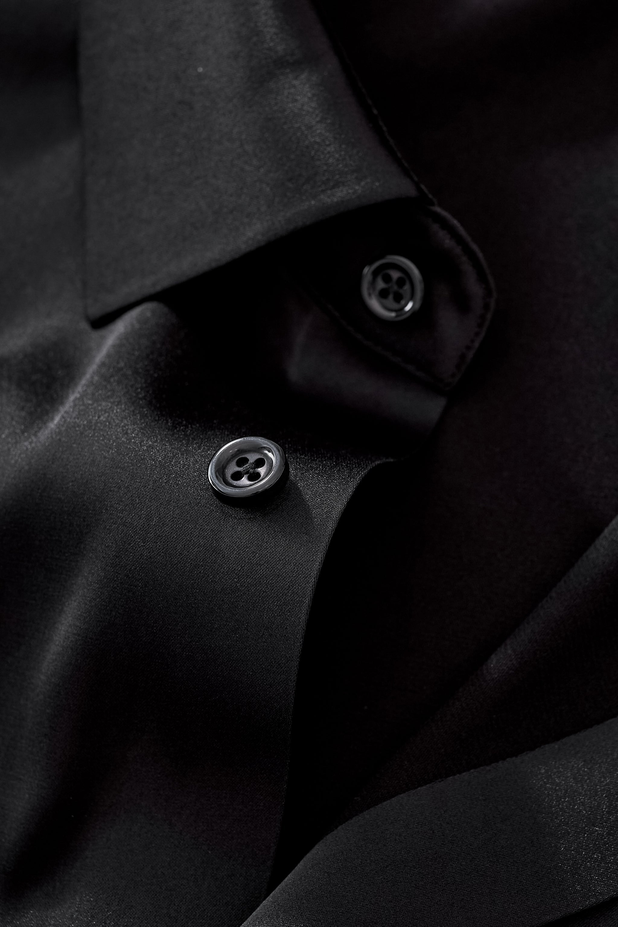 SIGNITURE SATIN STITCHLESS LS Shirt BLACK