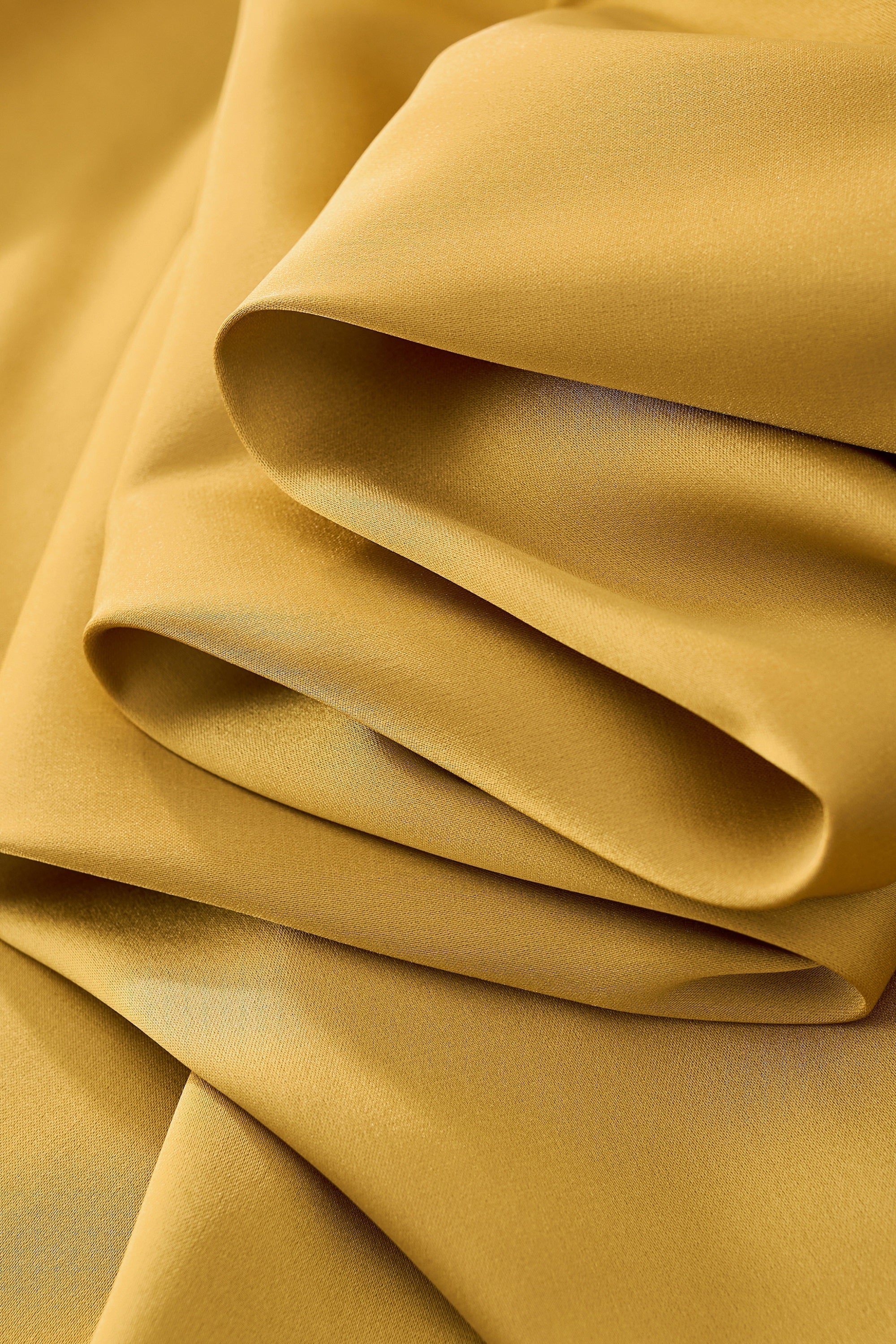 SIGNITURE SATIN STITCHLESS LS Shirt YELLOW