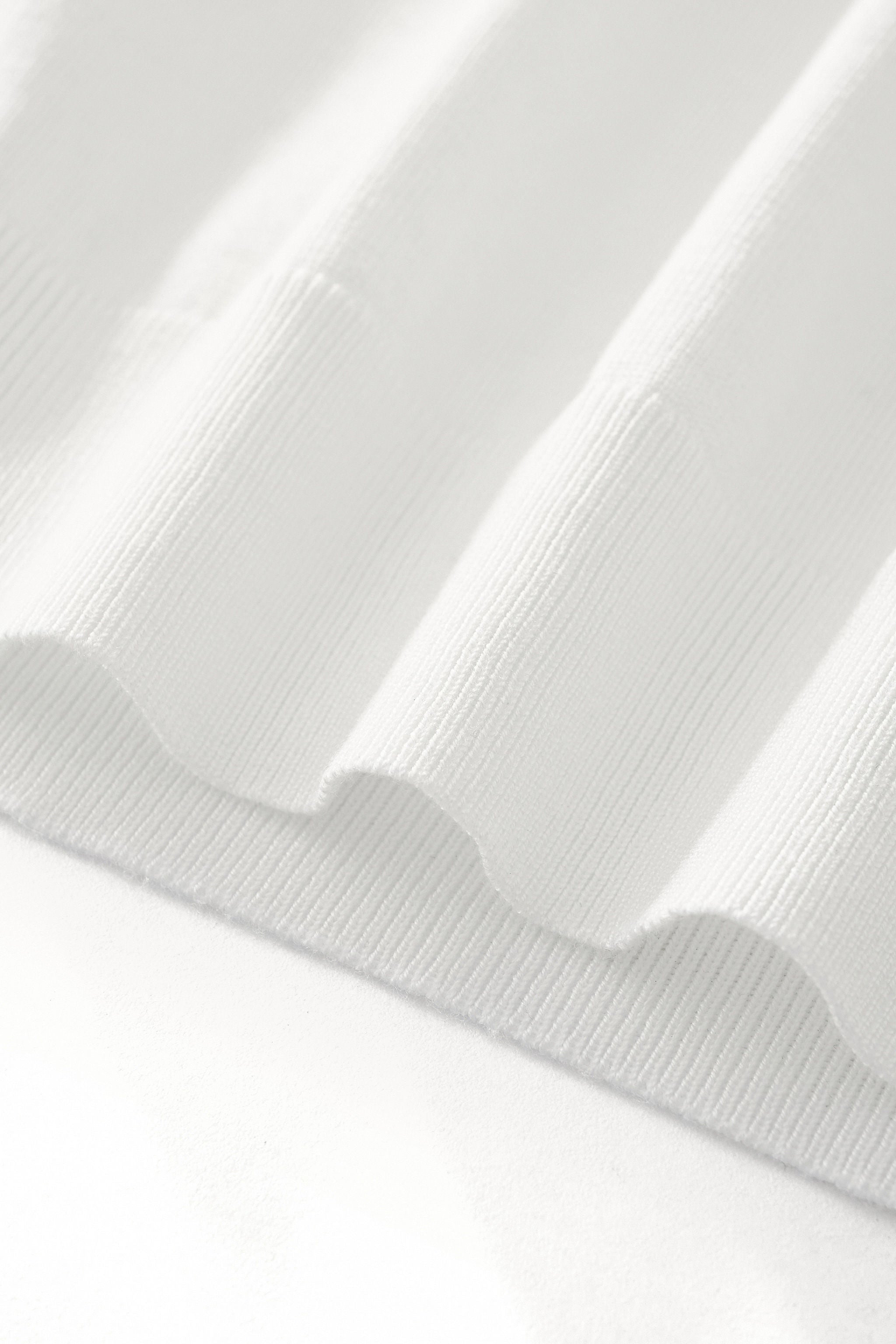 Halo Contrast Collar Knit LS WHITE