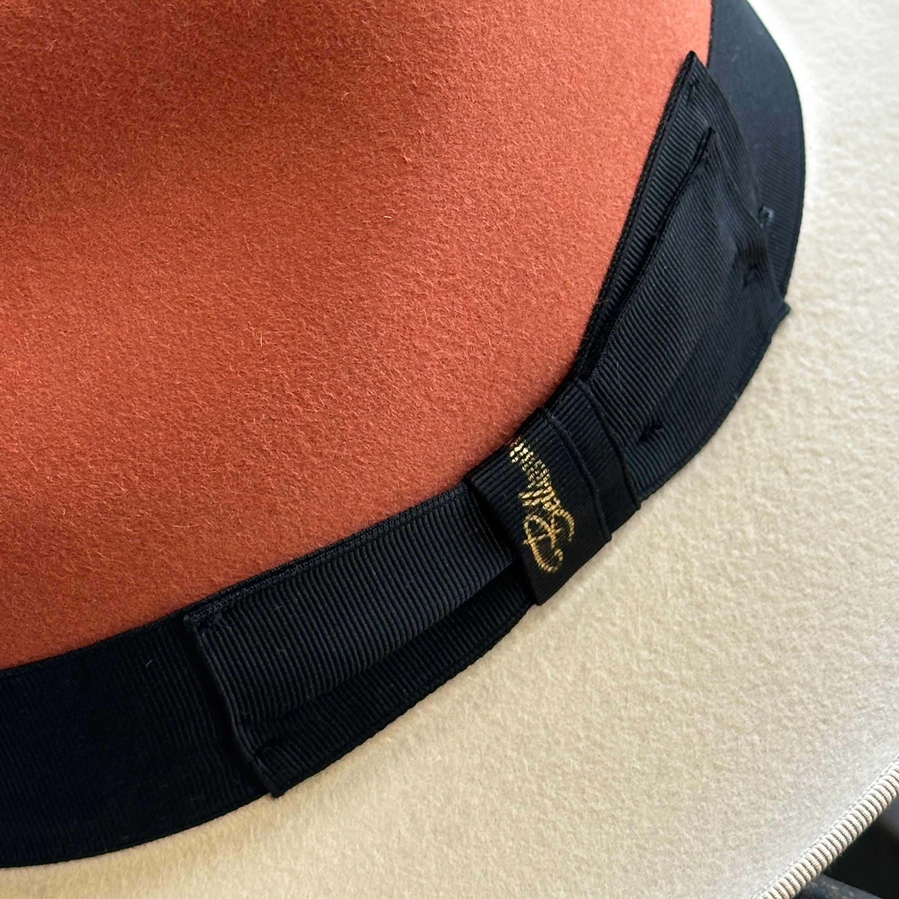 Fox Fedora - Two Tone (Cinnamon / Silverbelly)