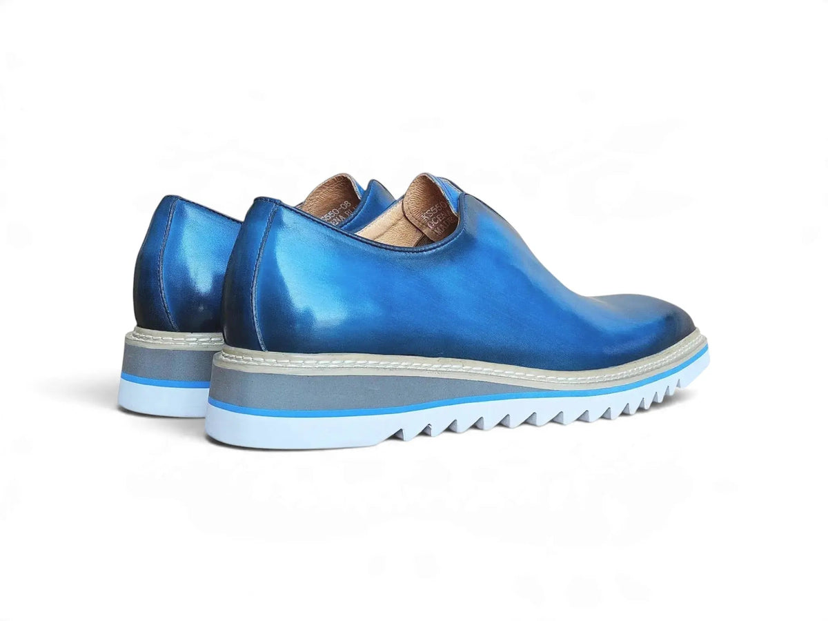 Laceless Loafer with Contrast color lightweight sole