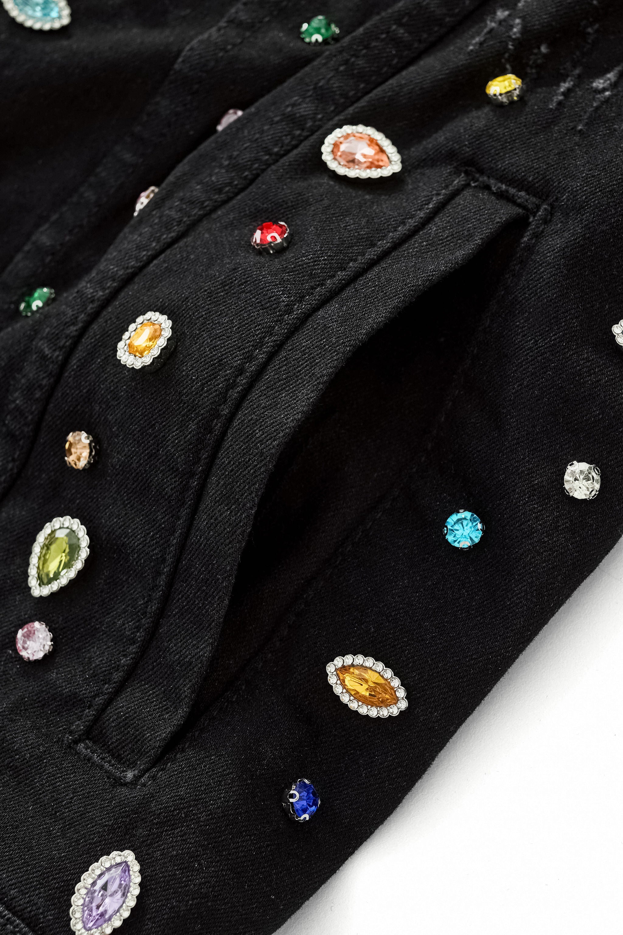Prism Gem Denim Jkt – Century Penthouse BLACK