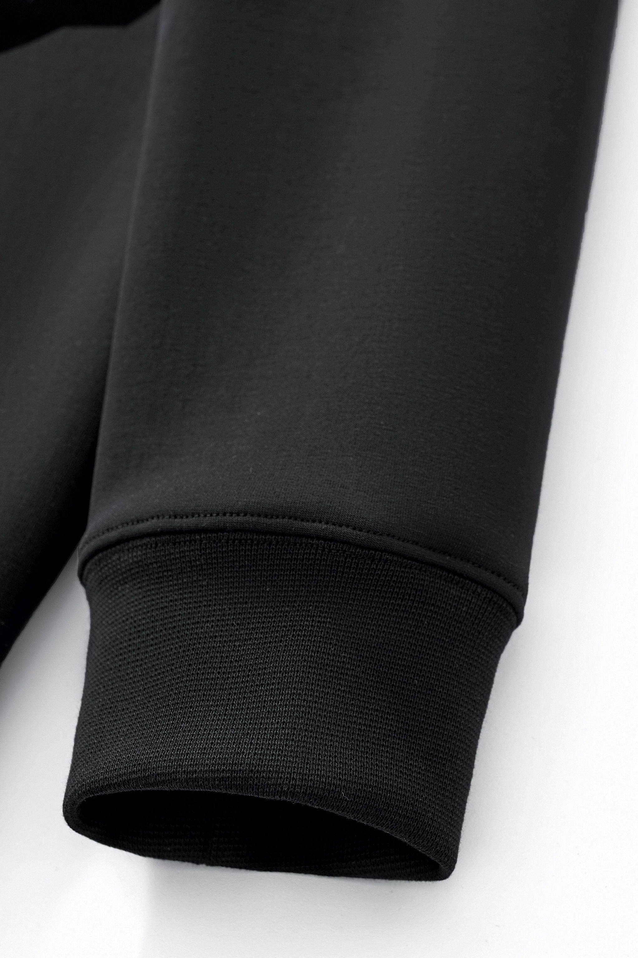 Midnight Roar sweatshirt BLACK