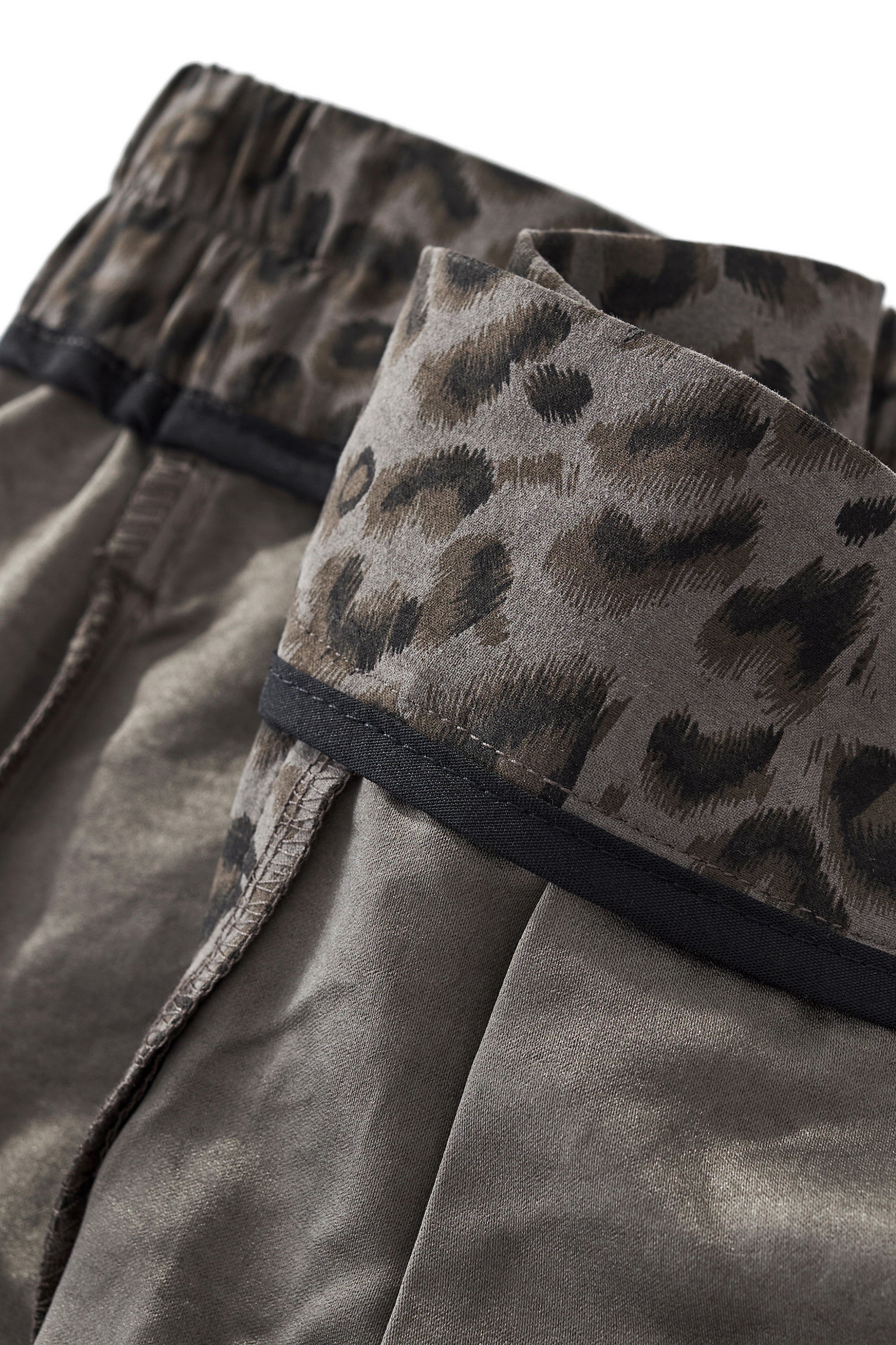 Arden Side-Tab Shorts GREY