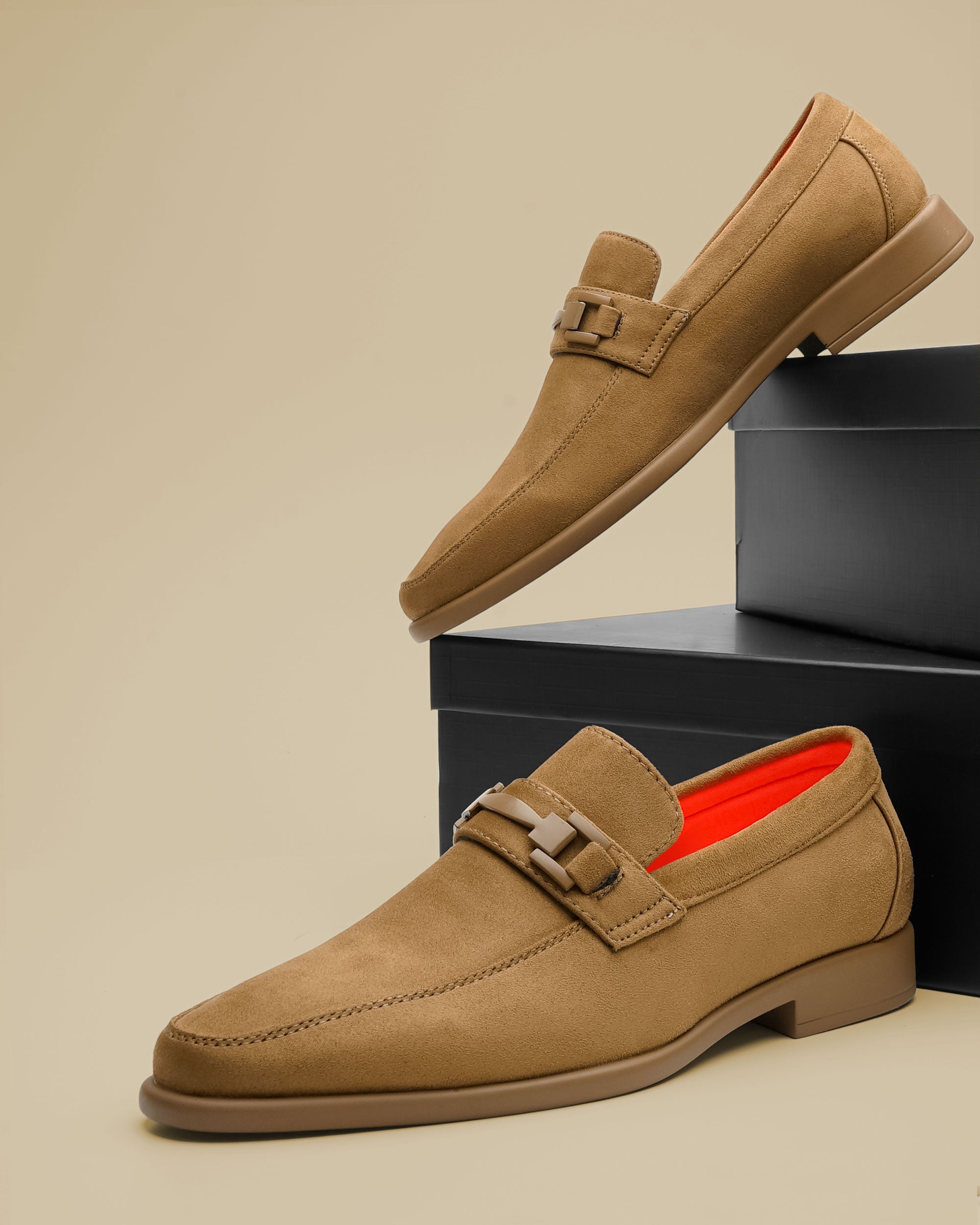 Tayno The Caprio Suede Loafer Sand