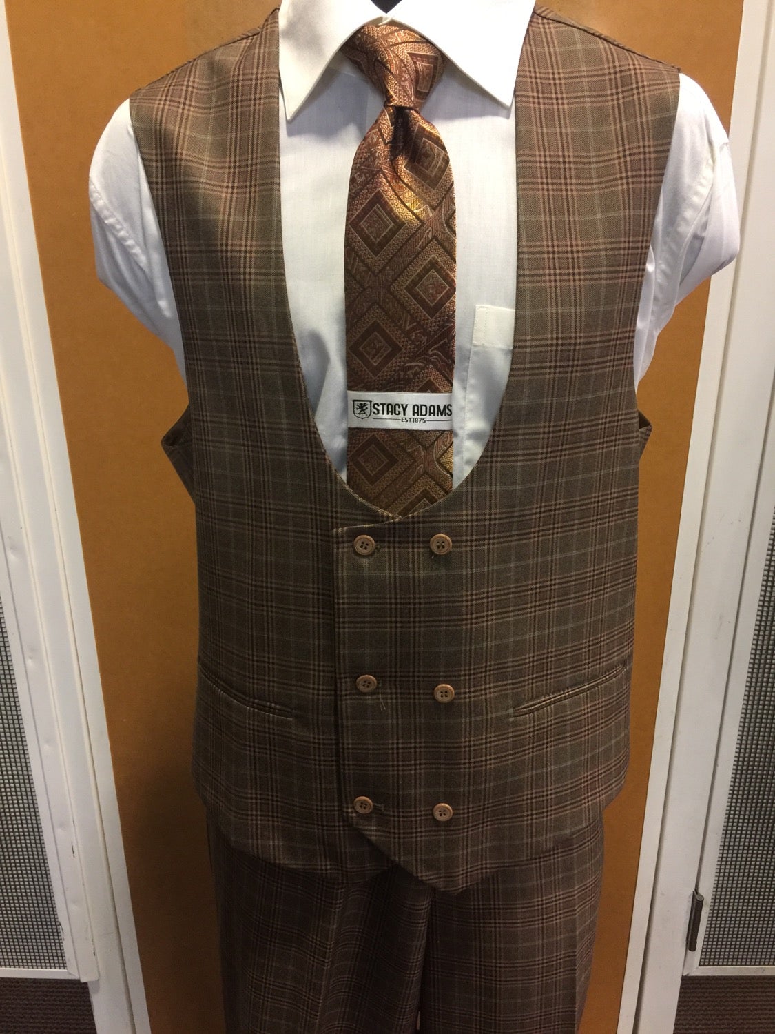 FALCONE I 9152-SCOOP VESTED I  2 BUTTON SINGLE BREAST VESTED I BROWN-704